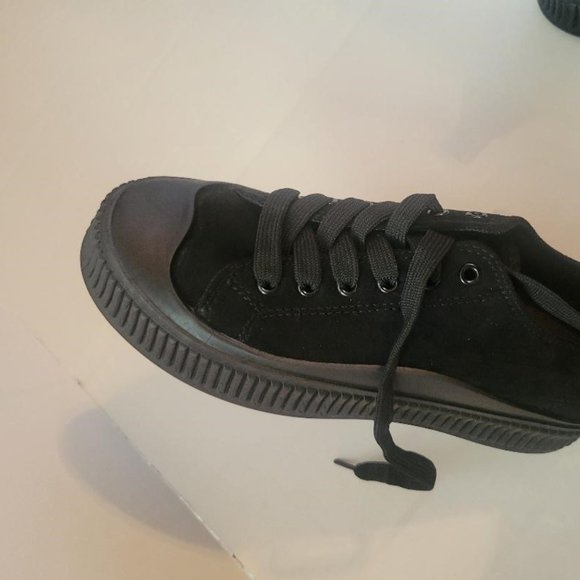 Women Sneakers - Picture 4 of 4